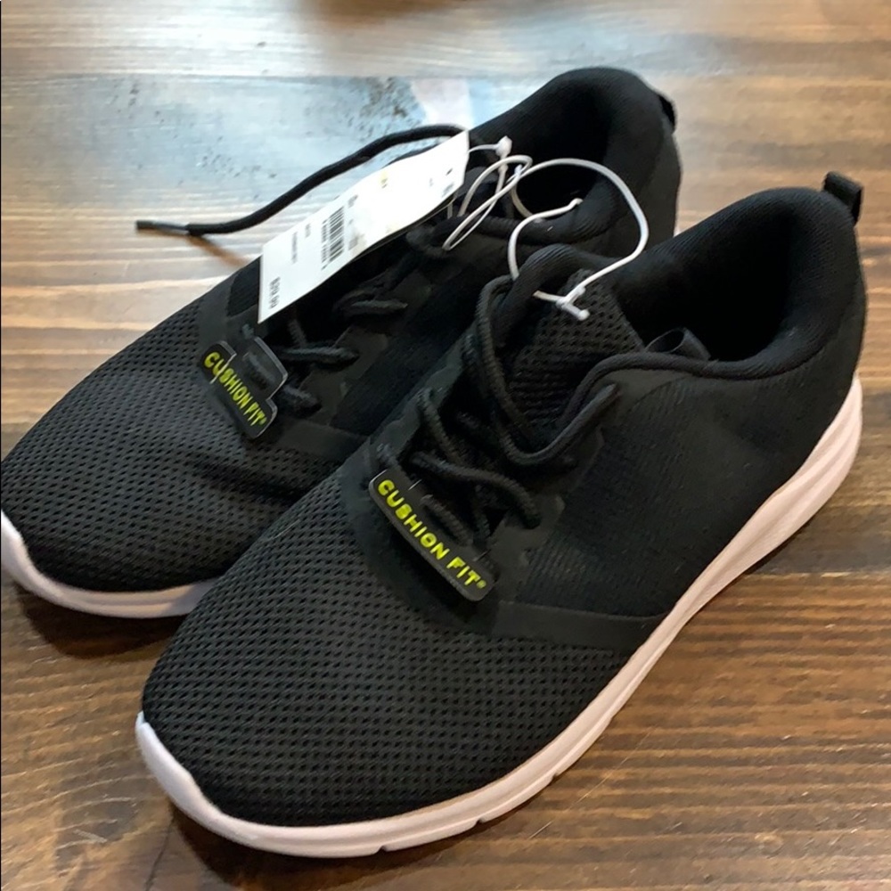 NWT Champion Cushion Fit Mens Shoes - Size 7